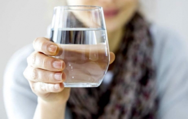 Uống nước để phòng chống sỏi thận