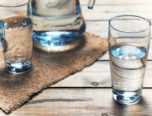 Bạn nên uống nước như thế nào?
